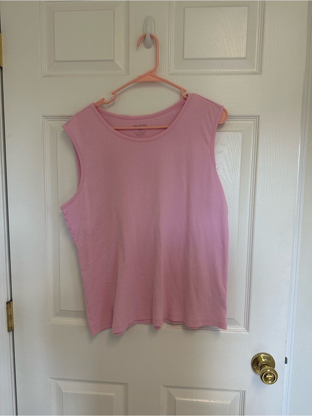 Women’s Sleeveless Tank Top - Pink